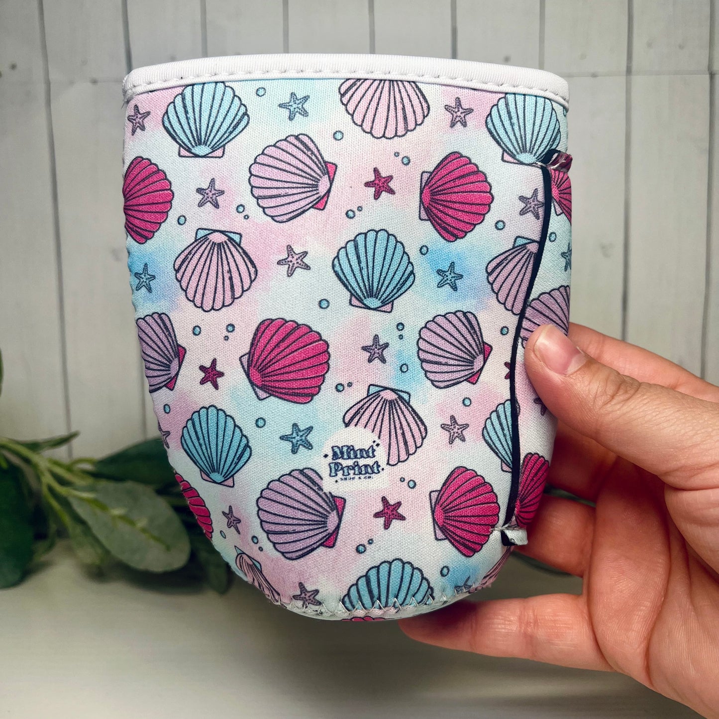 Summer Shells Drink Sleeve With Handle | Medium