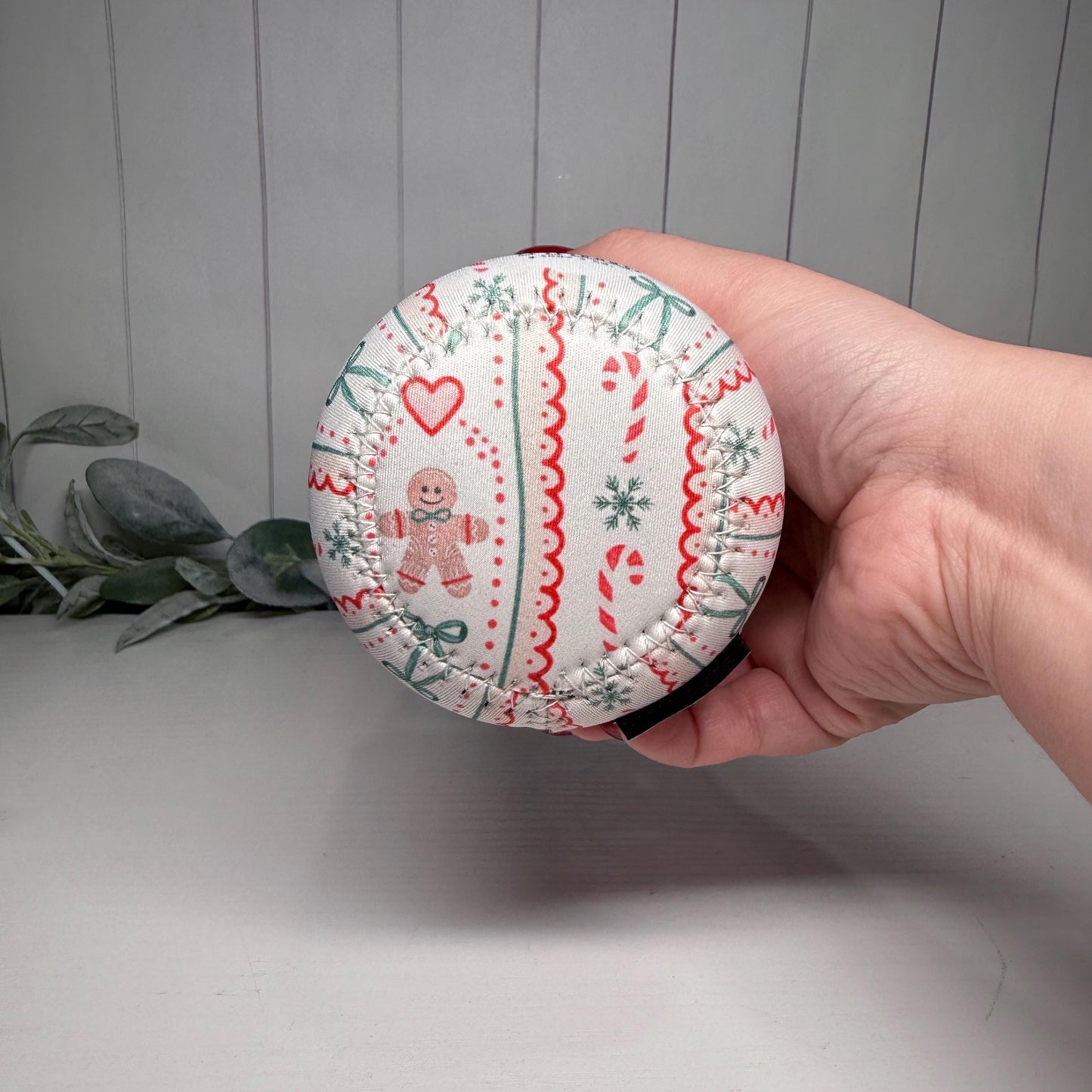 Gingerbread Man Print Drink Sleeve with Handle, Coffee Cup Sleeve, Cozie