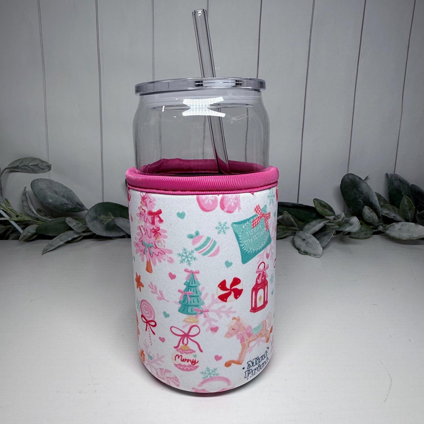 Pink Christmas Print Drink Sleeve with Handle, Coffee Cup Sleeve, Cozie