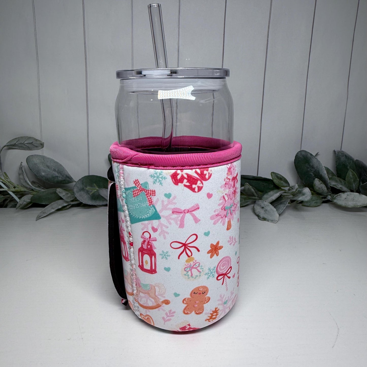 Pink Christmas Print Drink Sleeve with Handle, Coffee Cup Sleeve, Cozie